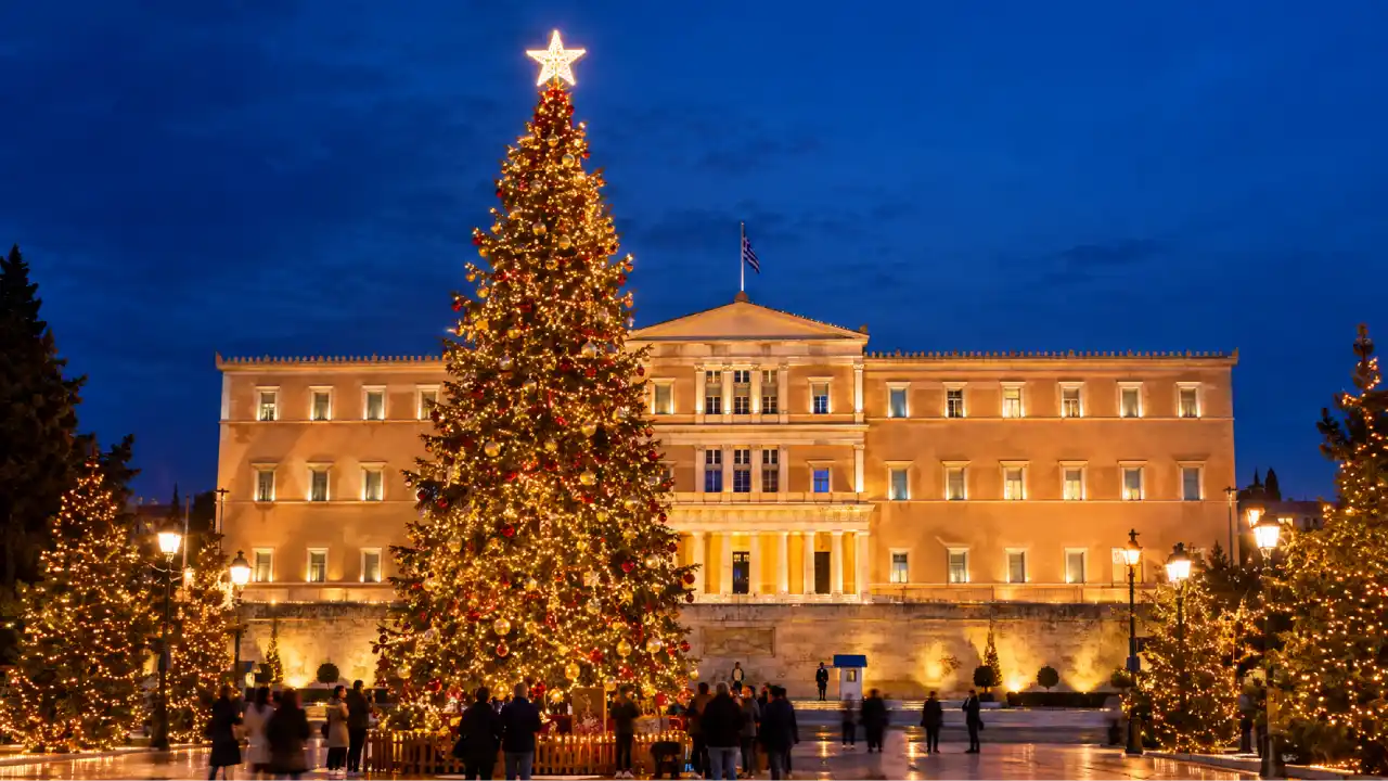 Athens in December: Christmas lights in the city centre